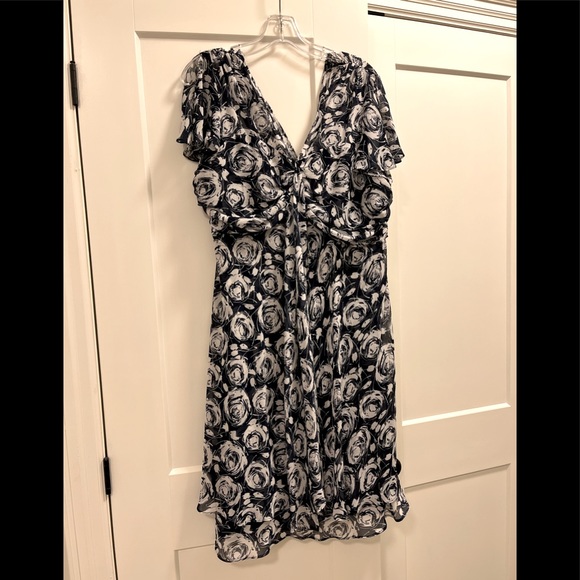 Short summer dress - navy and white, flowing style. - Picture 1 of 4